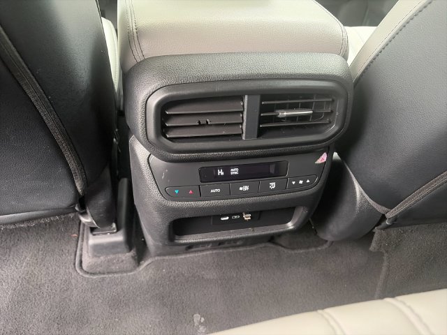 Used 2025 Honda Pilot Touring image 15