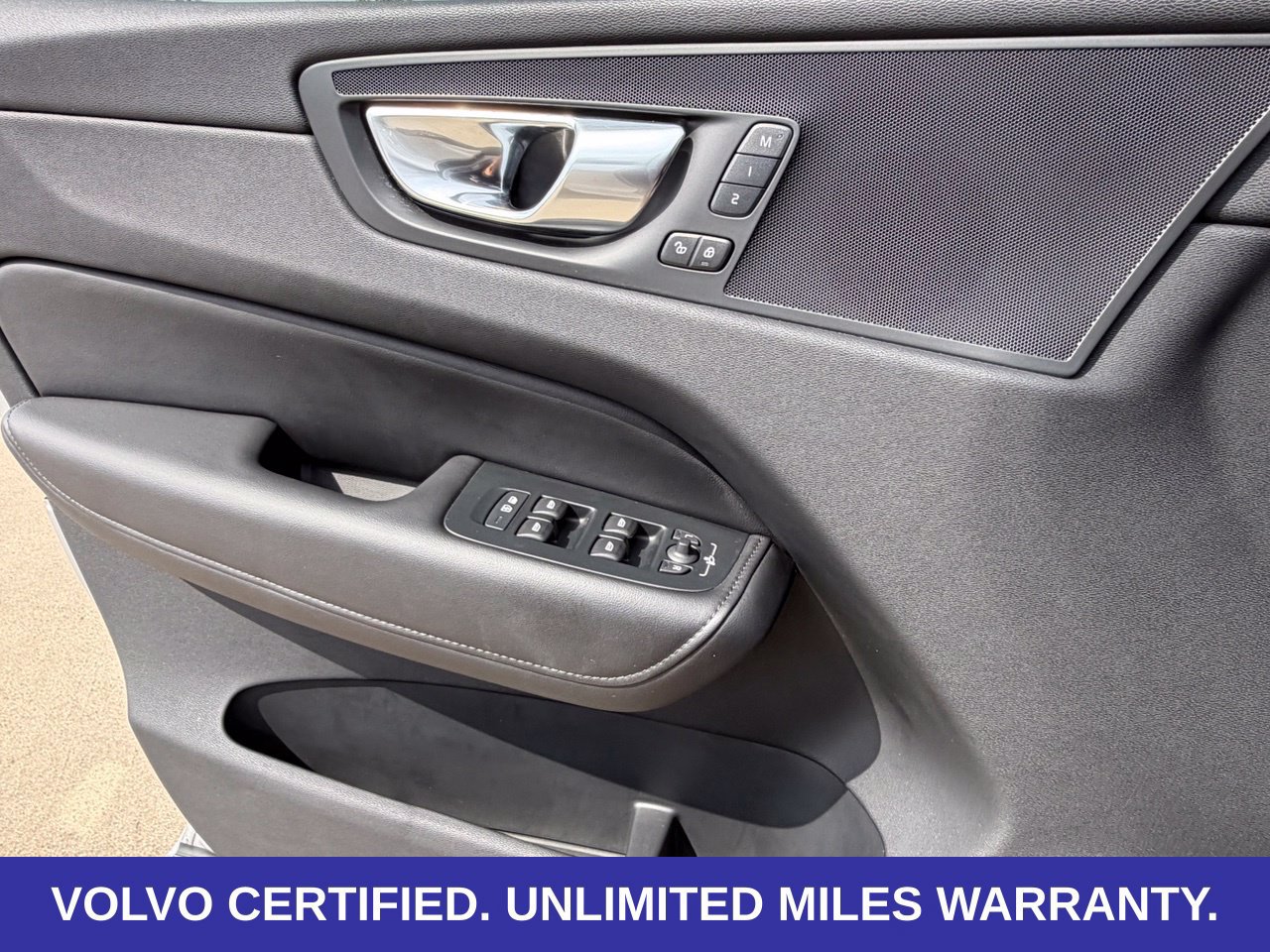 Certified 2025 Volvo XC60 B5 Plus AWD/4WD image 29