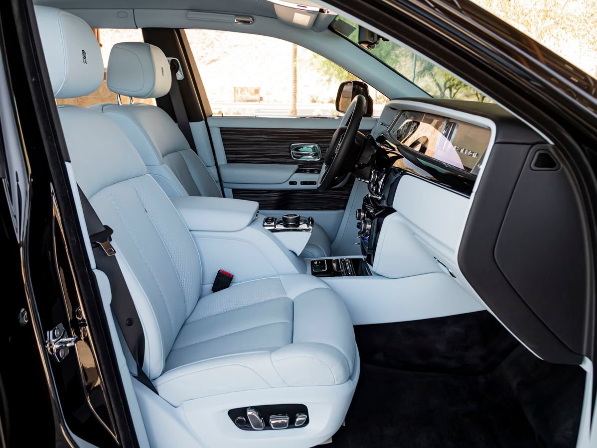 Used 2023 Rolls-Royce Phantom Sedan w/ The Phantom Package RWD image 38