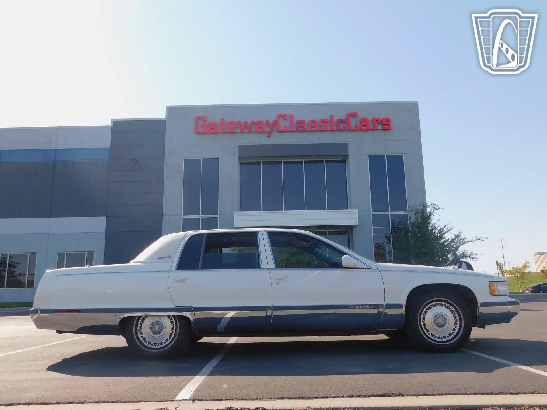 Used 1995 Cadillac Fleetwood Brougham image 22