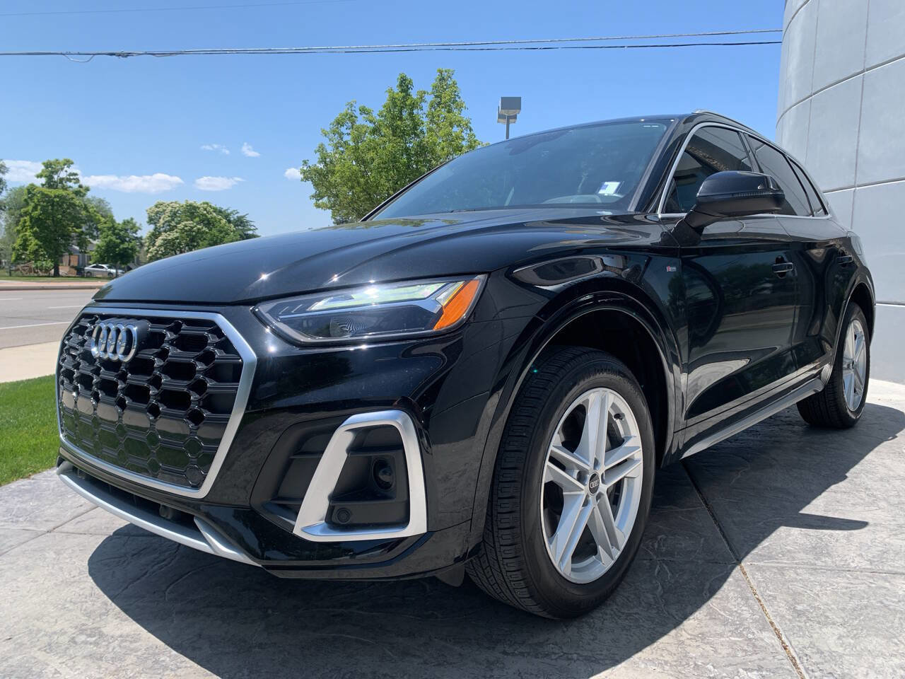 Used 2022 Audi Q5 e Premium image 3