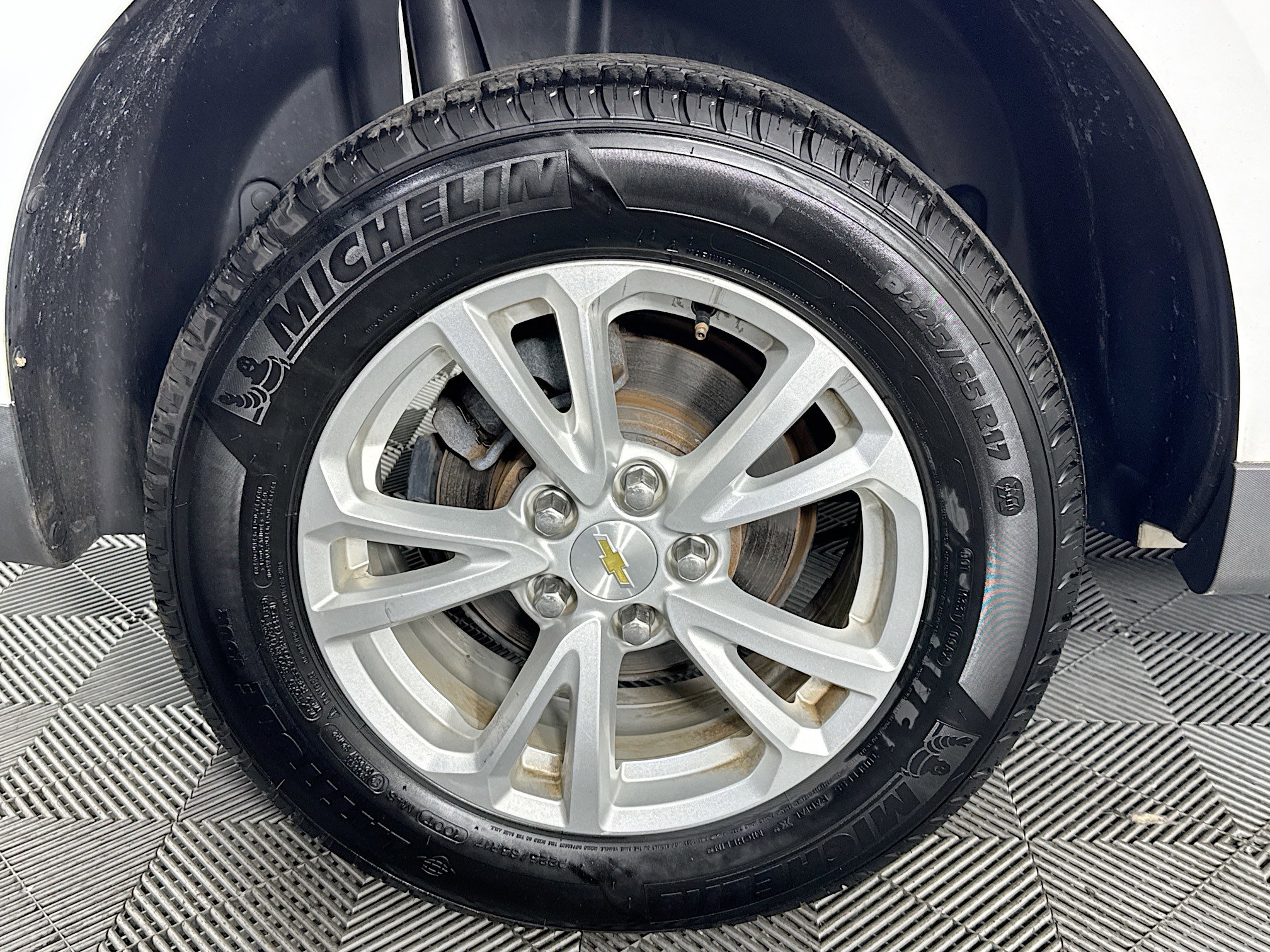 Used 2017 Chevrolet Equinox LS image 28