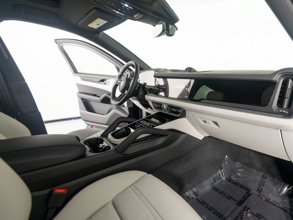New 2026 Porsche Cayenne Coupe AWD/4WD image 33