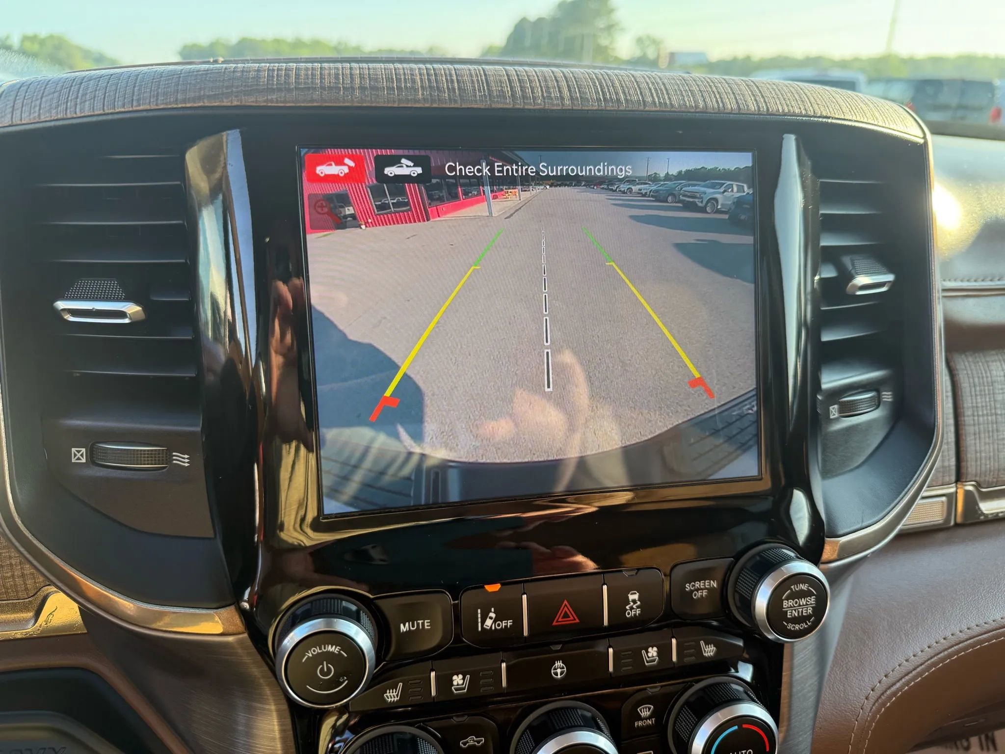 Used 2022 RAM 2500 Limited w/ Safety Group image 9