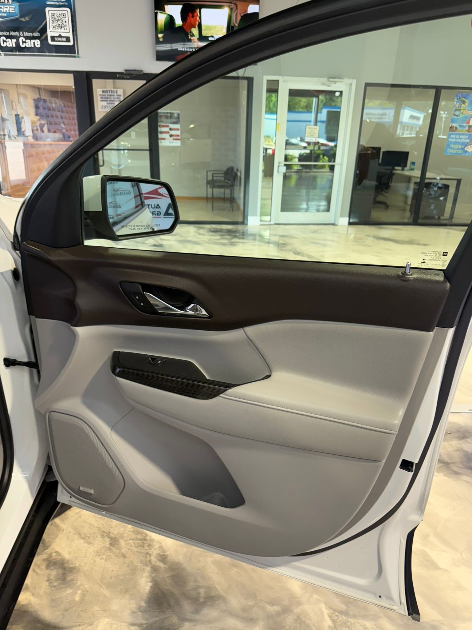 Used 2017 GMC Acadia SLT image 28