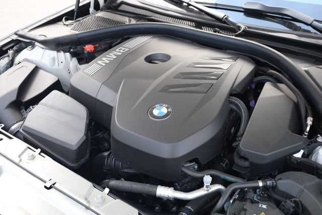 Used 2025 BMW 330i xDrive Sedan w/ Premium Package AWD/4WD image 9