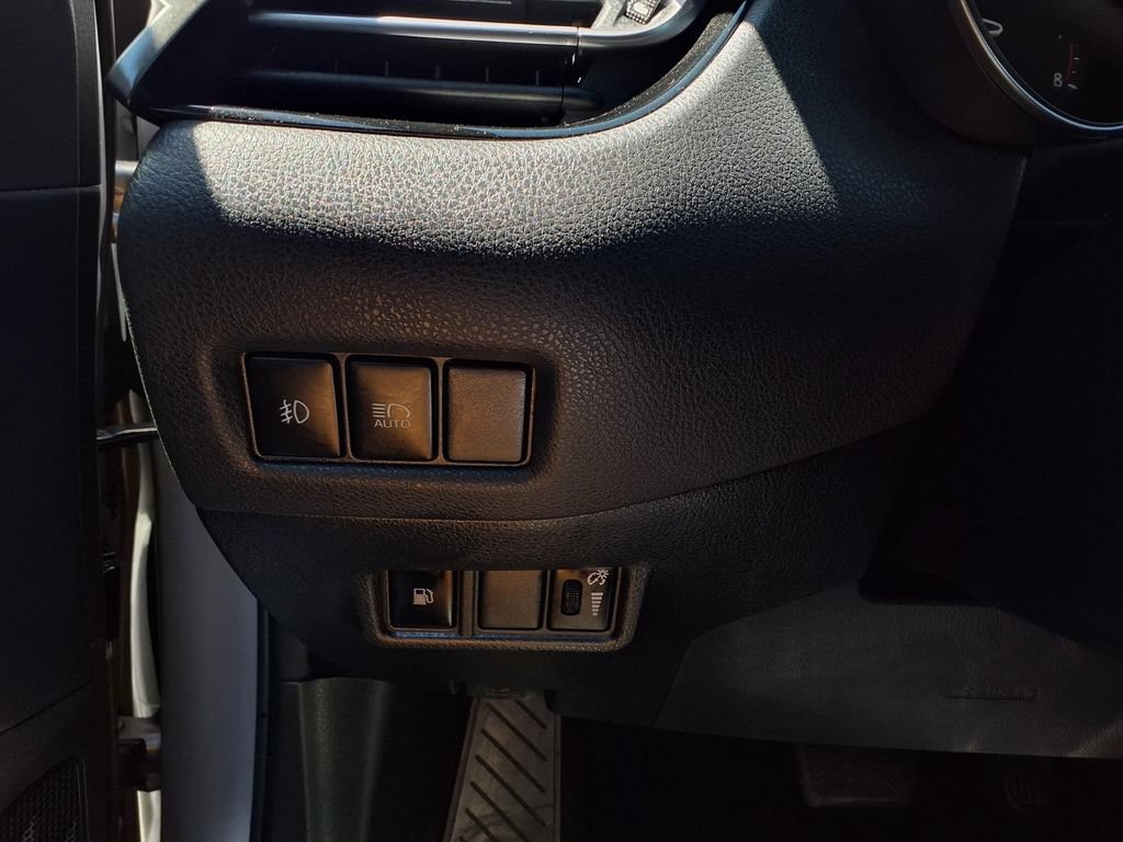Certified 2018 Toyota C-HR XLE FWD image 16