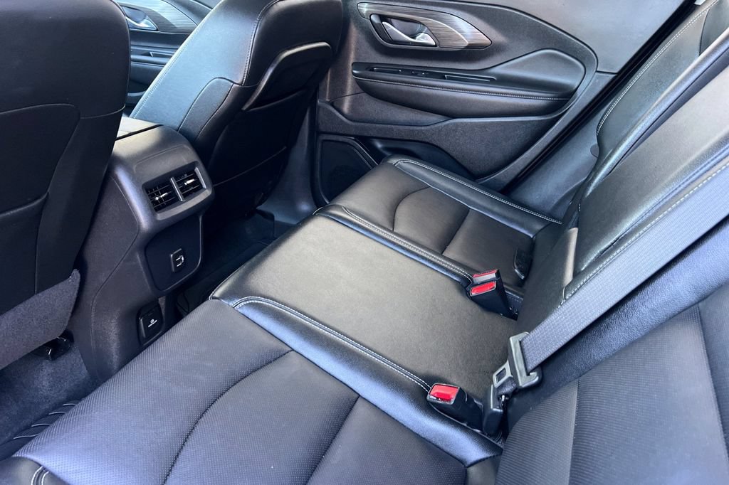 Used 2023 GMC Terrain SLT FWD image 14