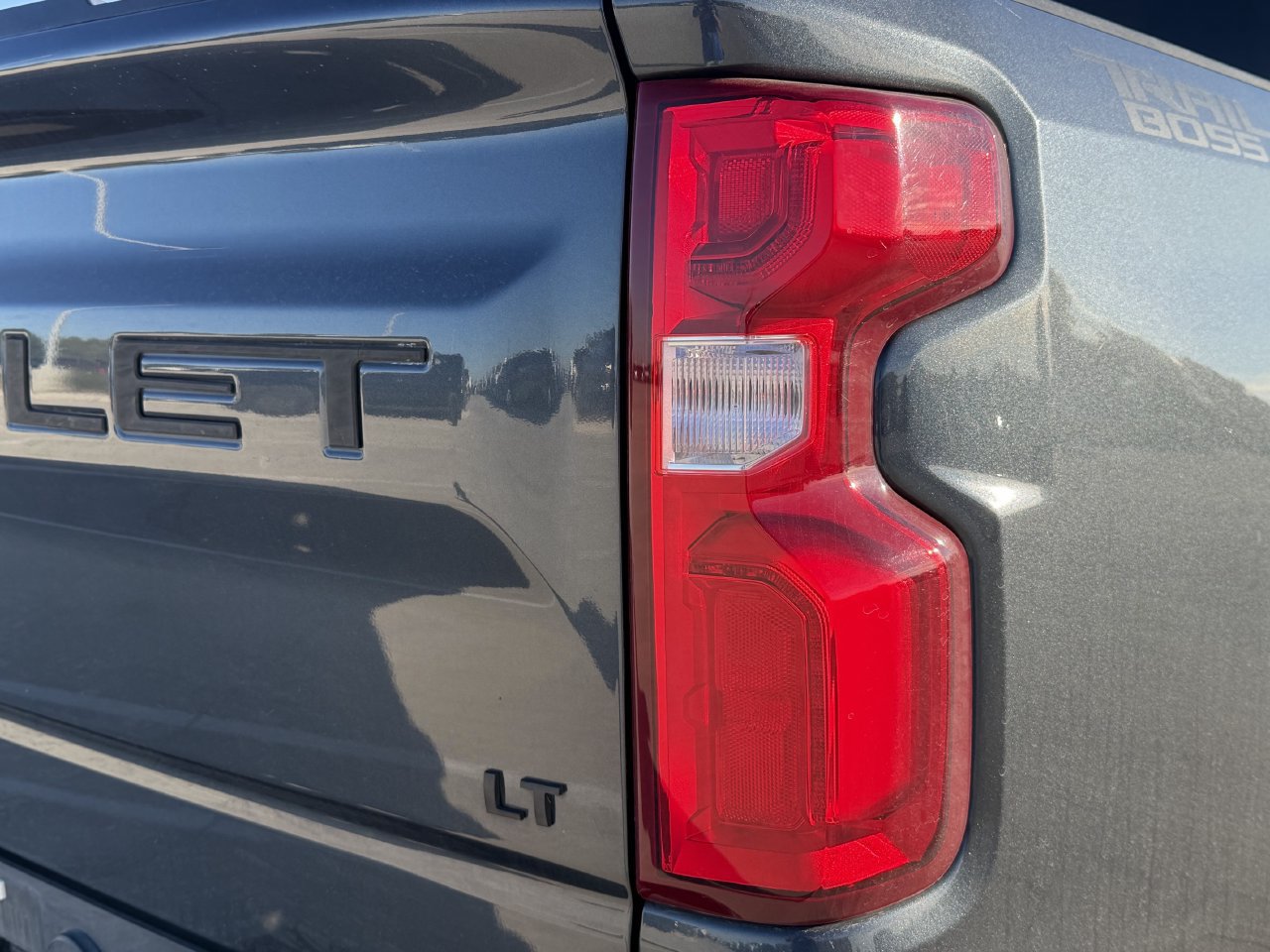 Used 2021 Chevrolet Silverado 1500 LT Trail Boss w/ Convenience Package II AWD/4WD image 7