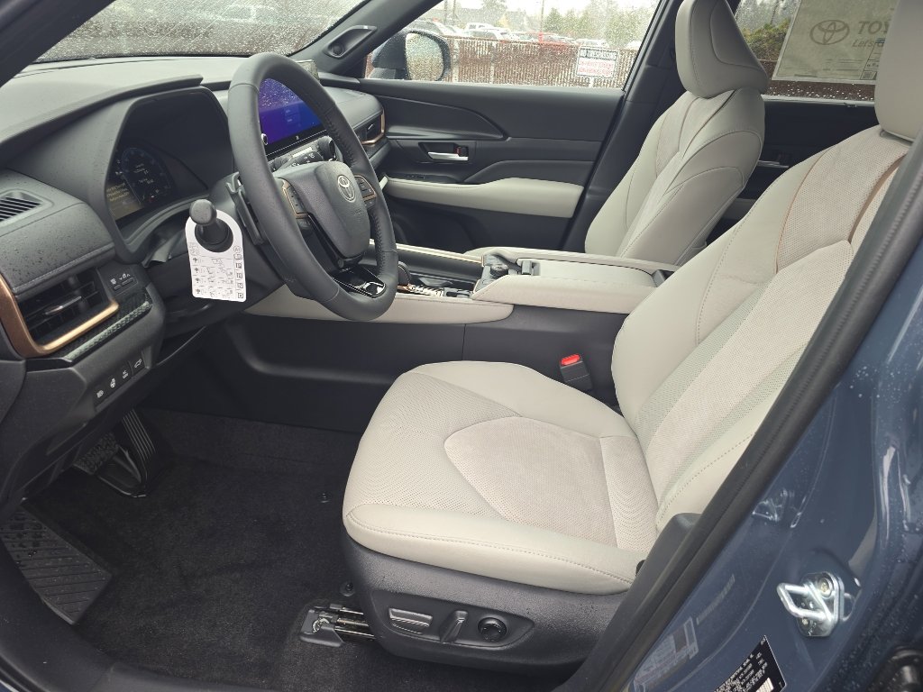 New 2026 Toyota Grand Highlander AWD Hybrid image 17