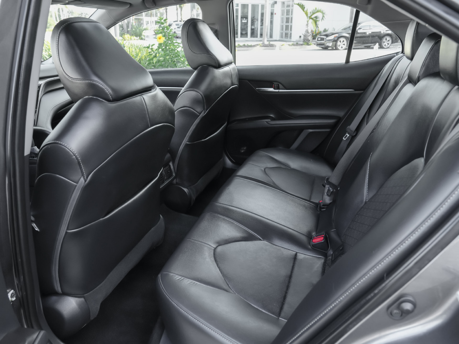 Used 2022 Toyota Camry XSE w/ Navigation Package FWD image 6