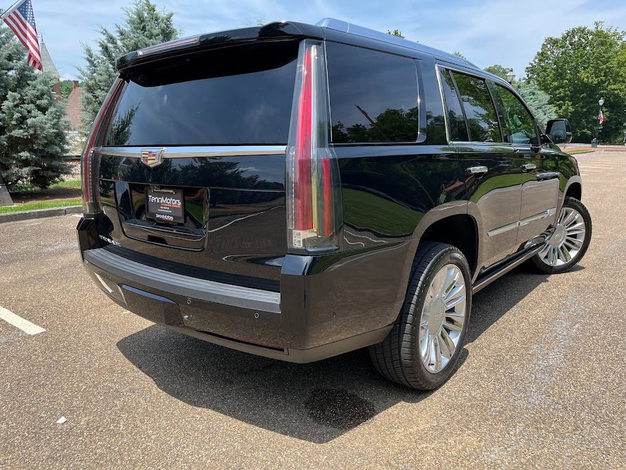 Used 2019 Cadillac Escalade Platinum image 4