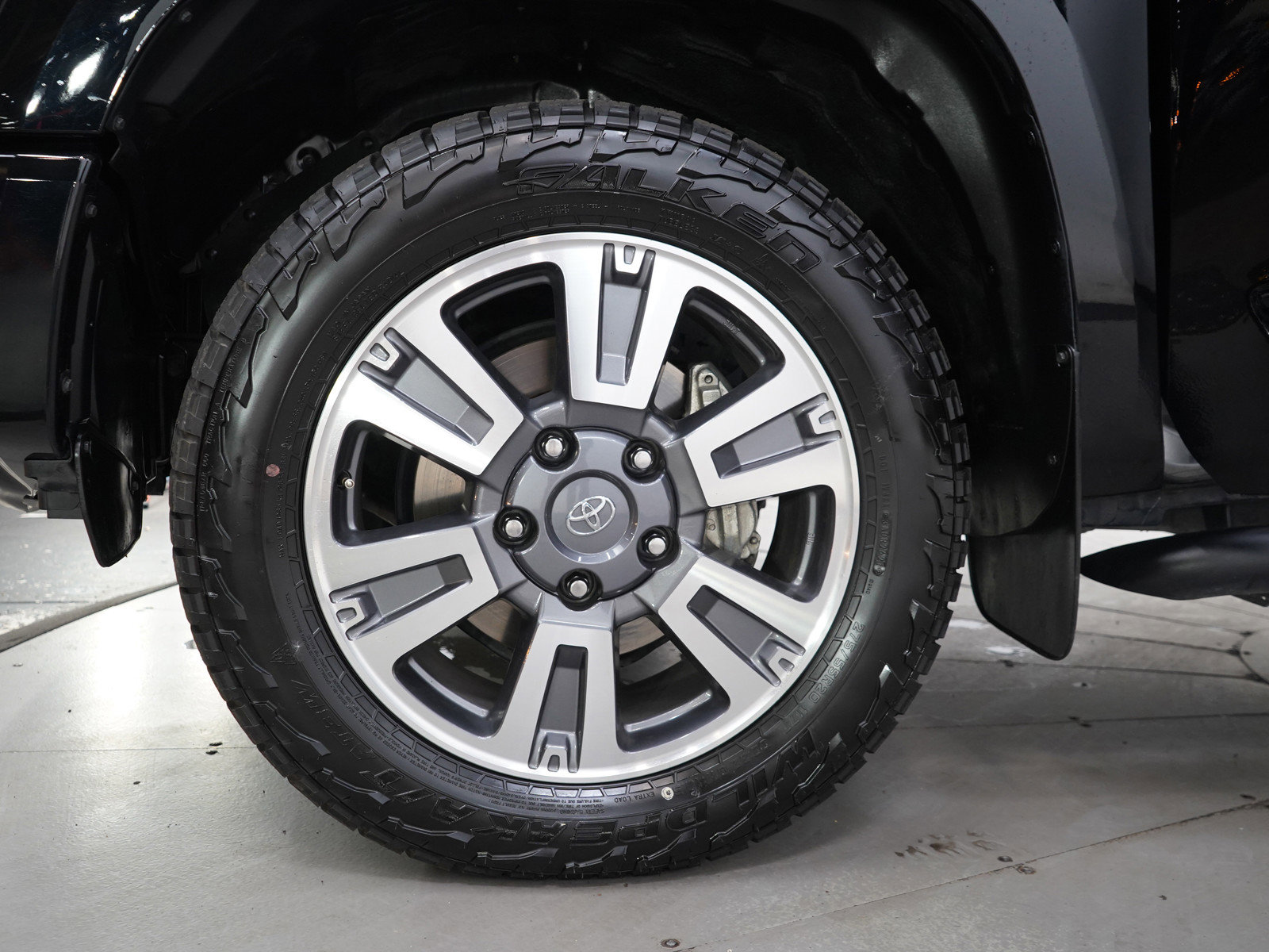 Used 2021 Toyota Tundra Platinum AWD/4WD image 33