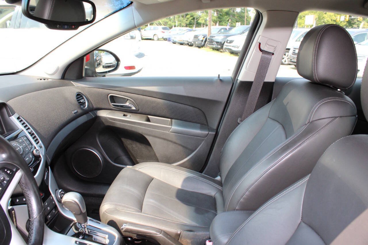 Used 2011 Chevrolet Cruze LT FWD image 14
