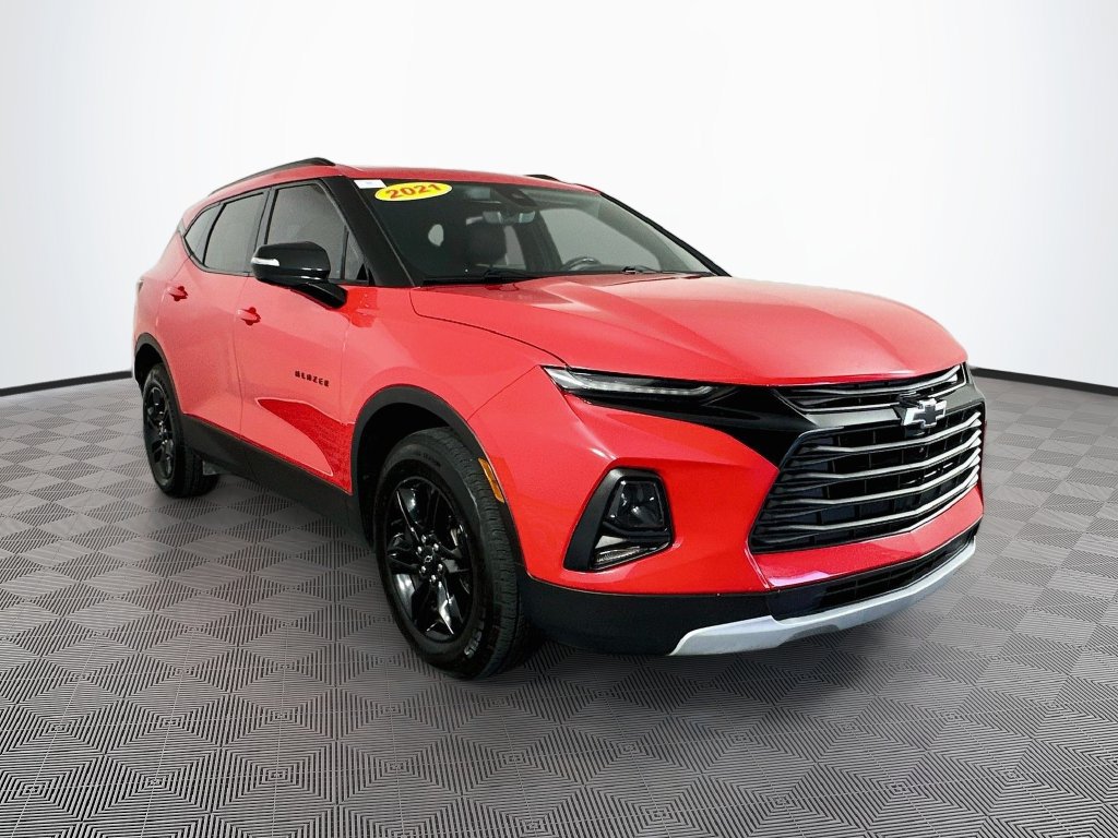 Used 2021 Chevrolet Blazer LT w/ Sound & Technology Package AWD/4WD image 3