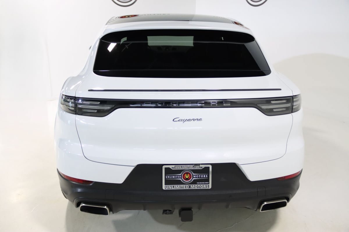 Used 2023 Porsche Cayenne Coupe w/ Towing Package w/o Tow Ball AWD/4WD image 32