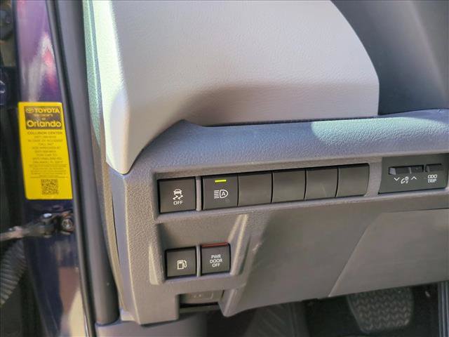 Certified 2023 Toyota Sienna XLE FWD image 13