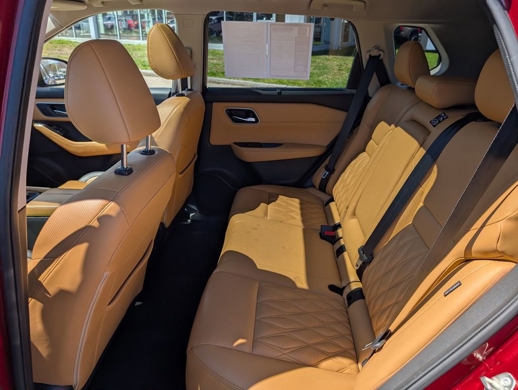 Used 2023 Nissan Rogue Platinum w/ Platinum Premium Package AWD/4WD image 22