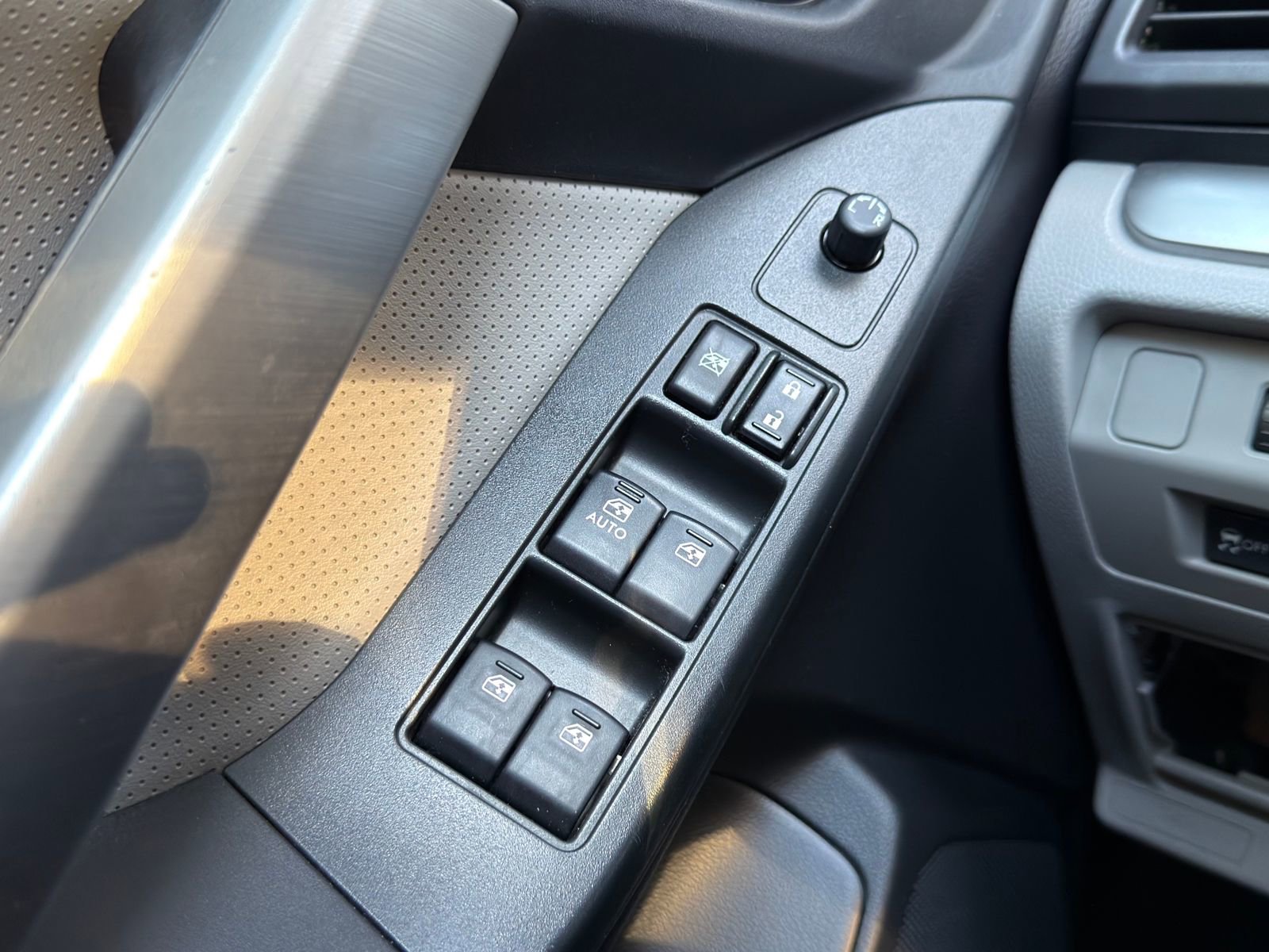 Used 2015 Subaru Forester 2.5i Limited image 20