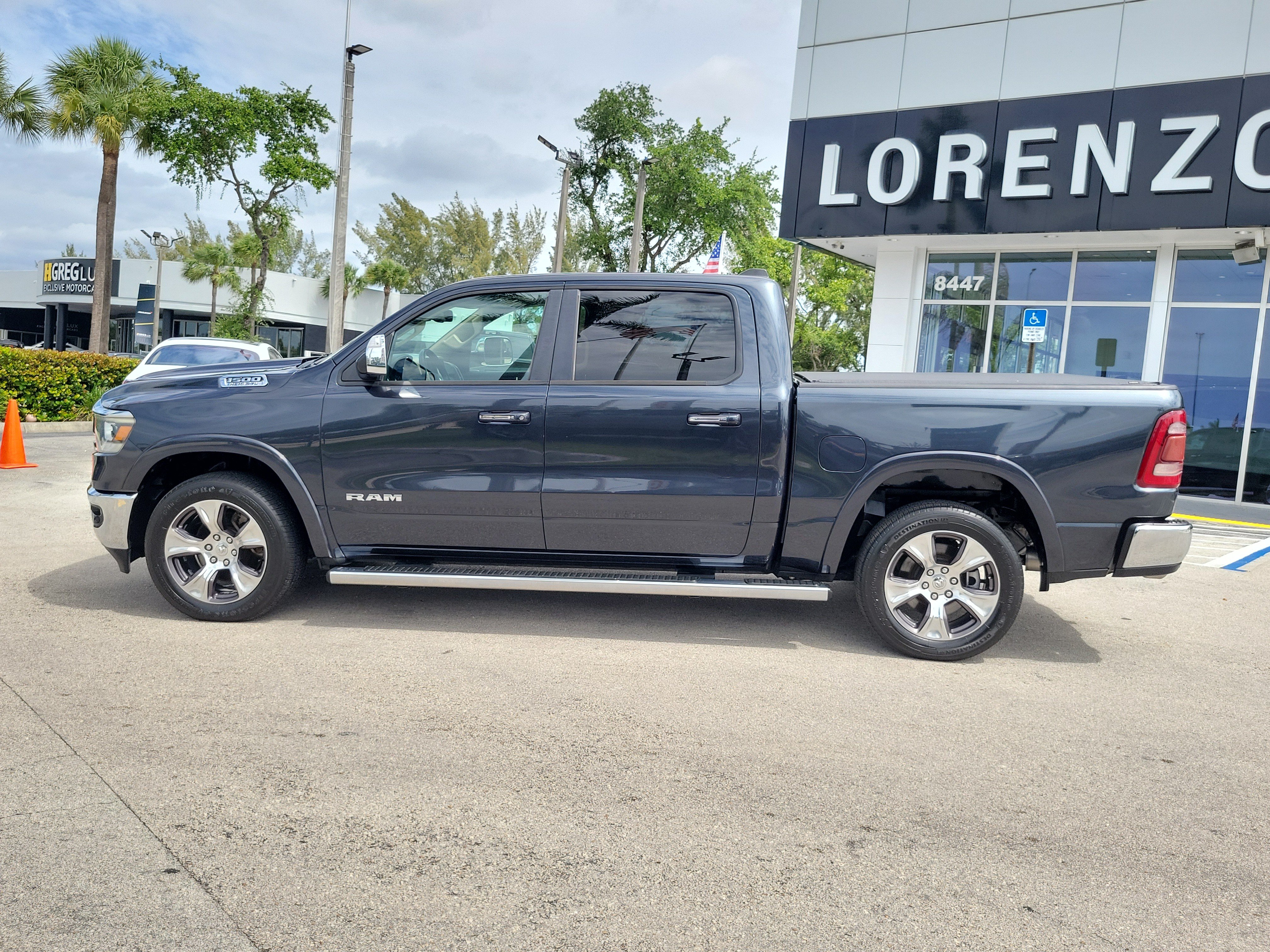 Used 2019 RAM 1500 Laramie AWD/4WD image 8
