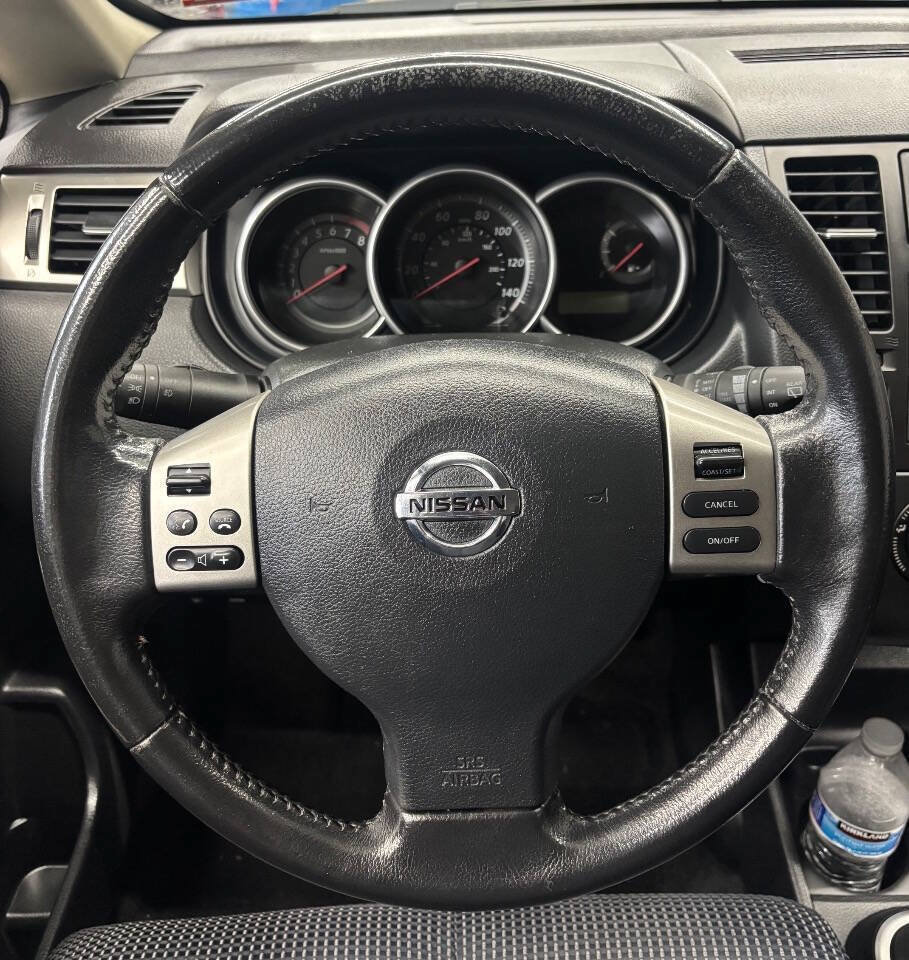Used 2011 Nissan Versa Hatchback w/ Premium Pkg FWD image 18