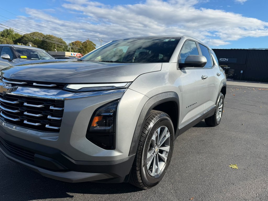 Used 2026 Chevrolet Equinox LT AWD/4WD image 24