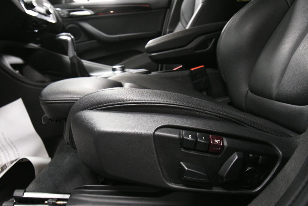 Used 2019 BMW X1 xDrive28i w/ Convenience Package image 11
