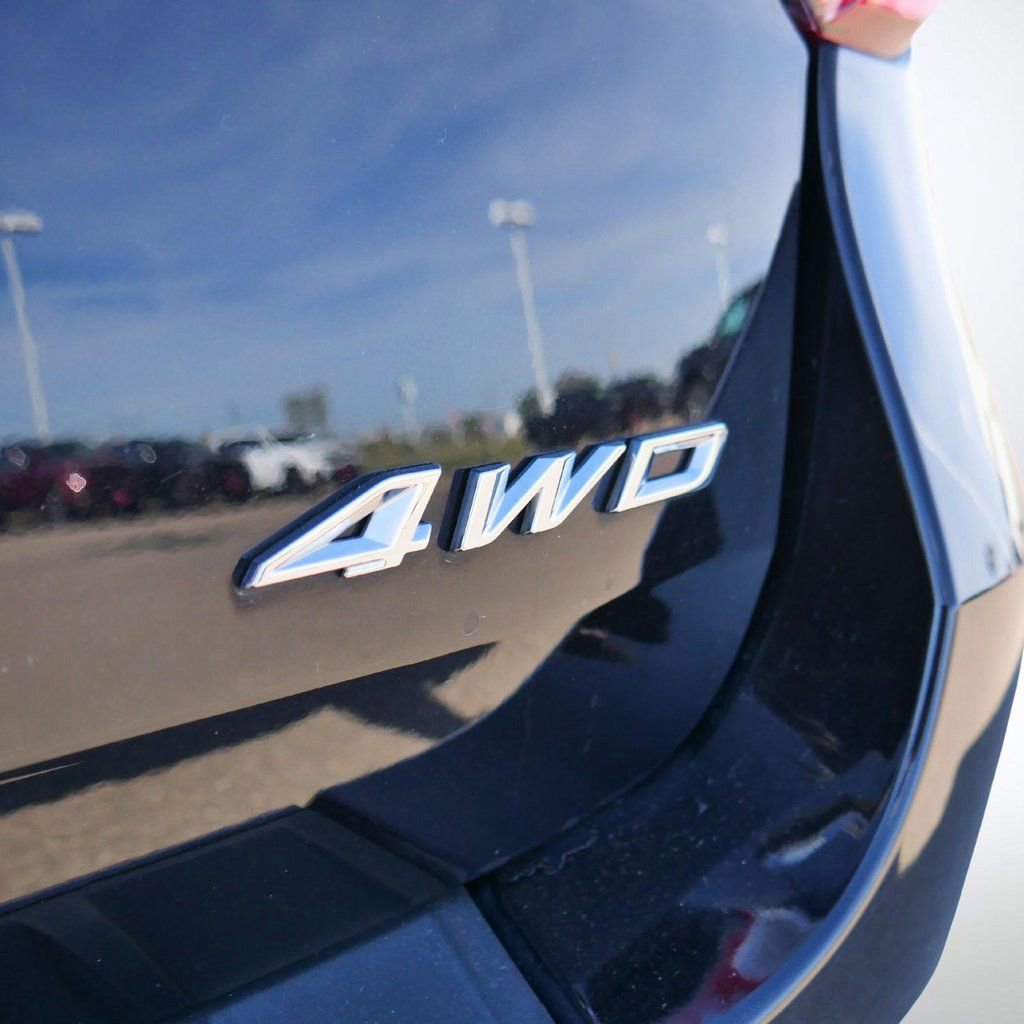 Used 2023 Ford Explorer XLT w/ Equipment Group 202A image 17