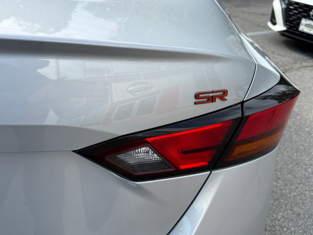 Used 2023 Nissan Altima 2.5 SR FWD image 32