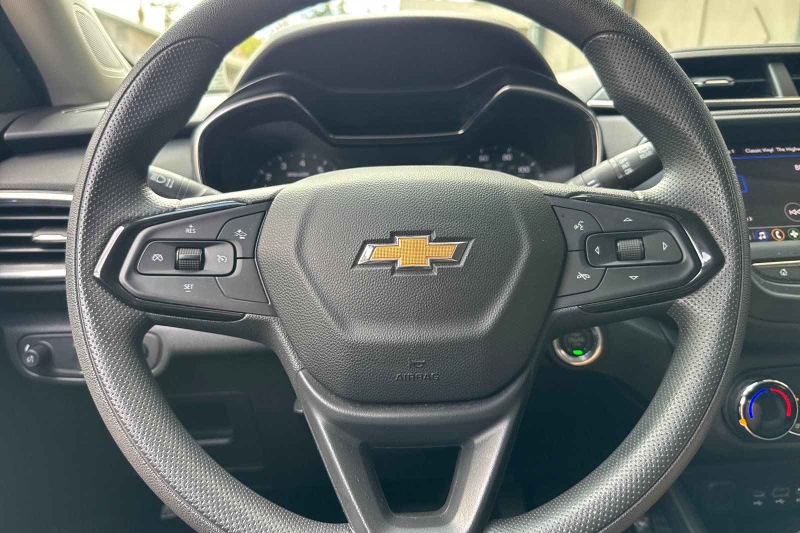 Used 2023 Chevrolet TrailBlazer LT FWD image 33
