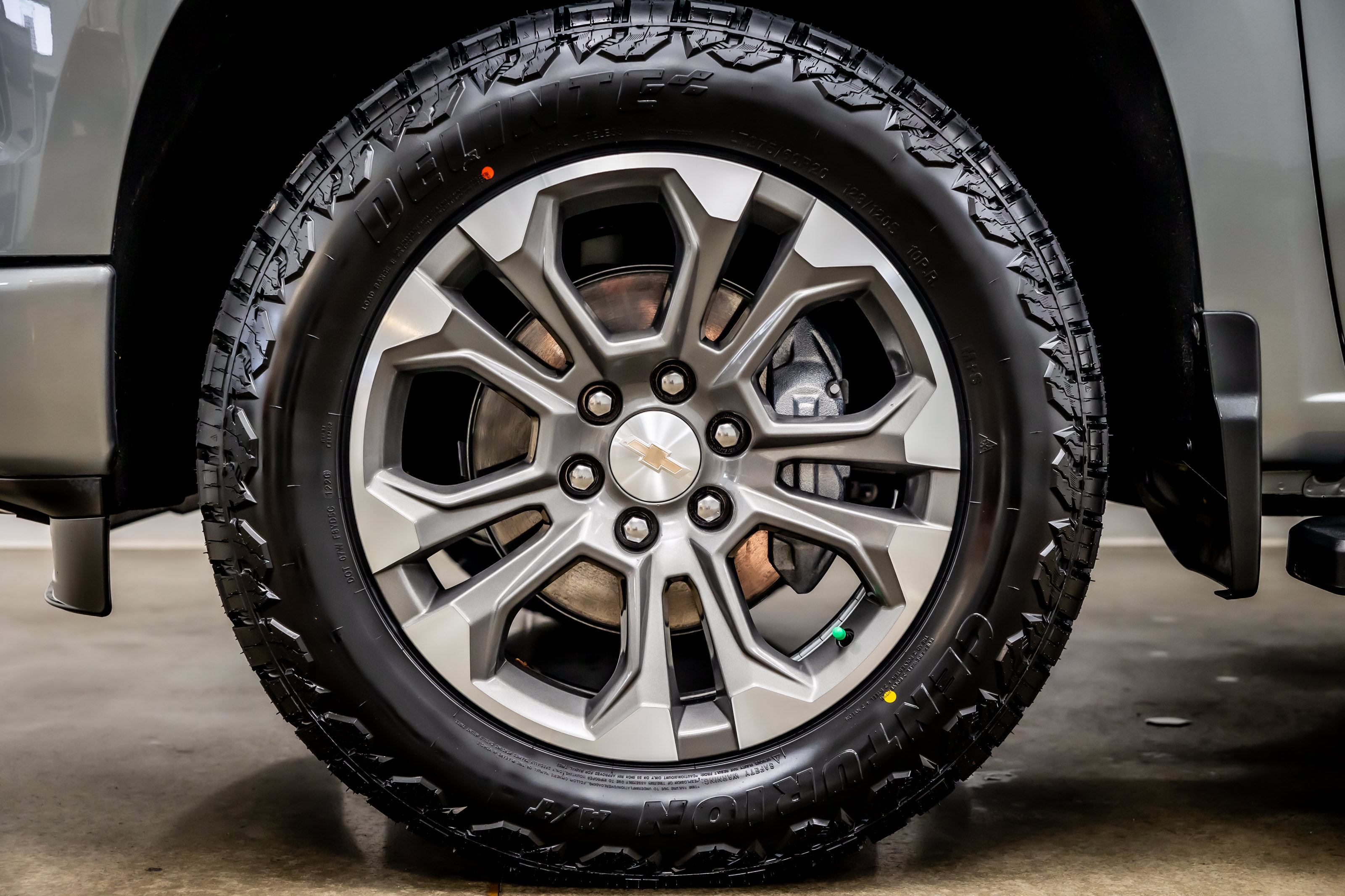 Used 2024 Chevrolet Silverado 1500 High Country w/ Z71 Off-Road Package AWD/4WD image 38