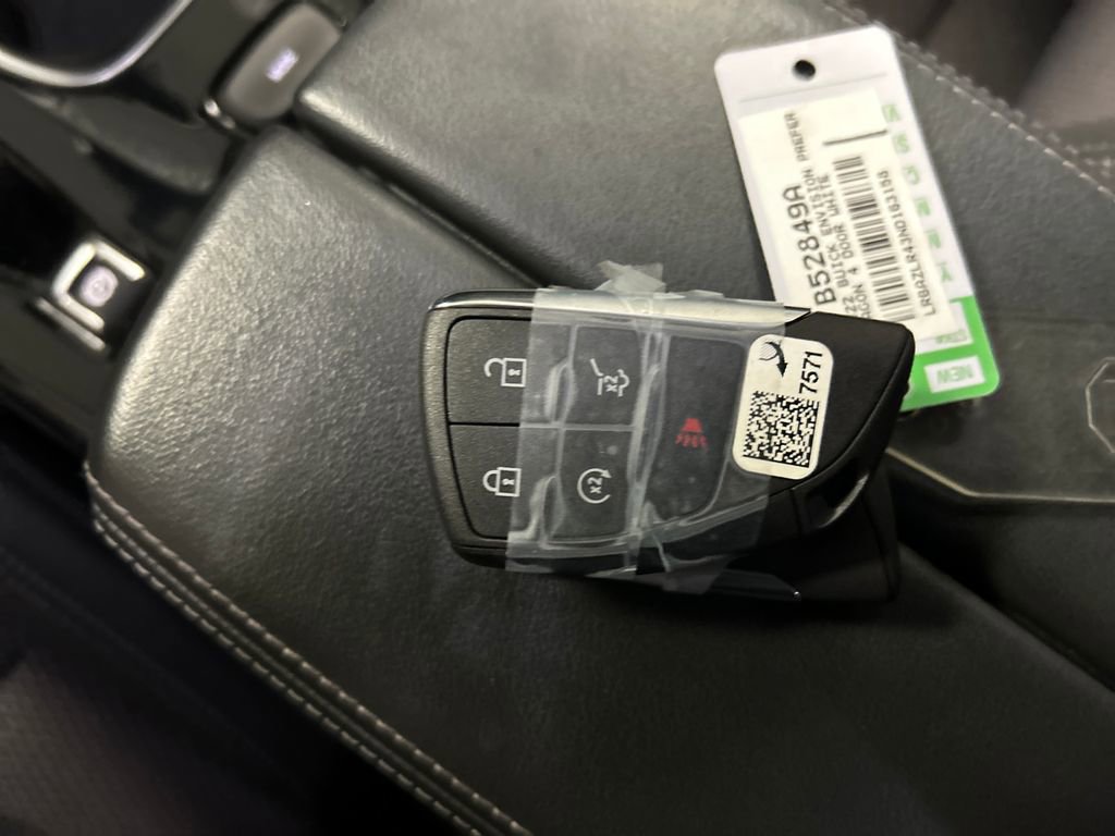 Used 2023 Buick Envision Preferred image 22