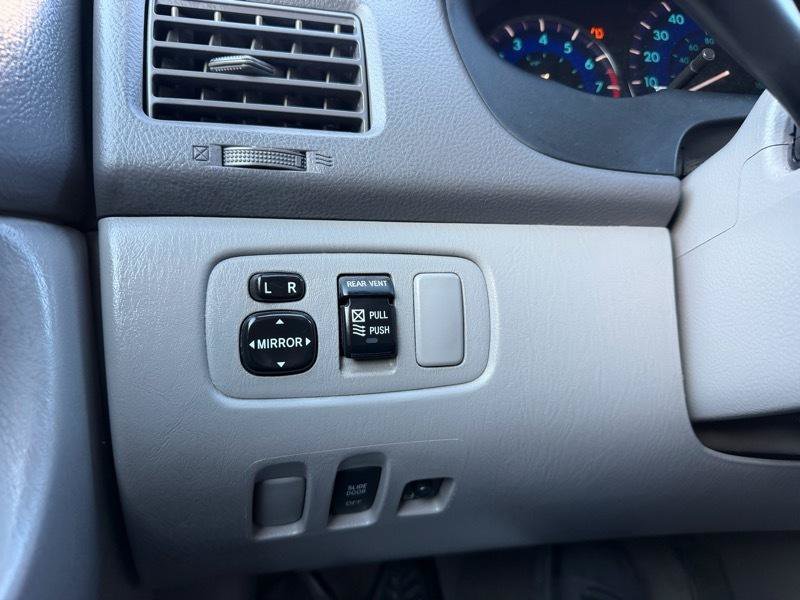 Used 2010 Toyota Sienna LE FWD image 58