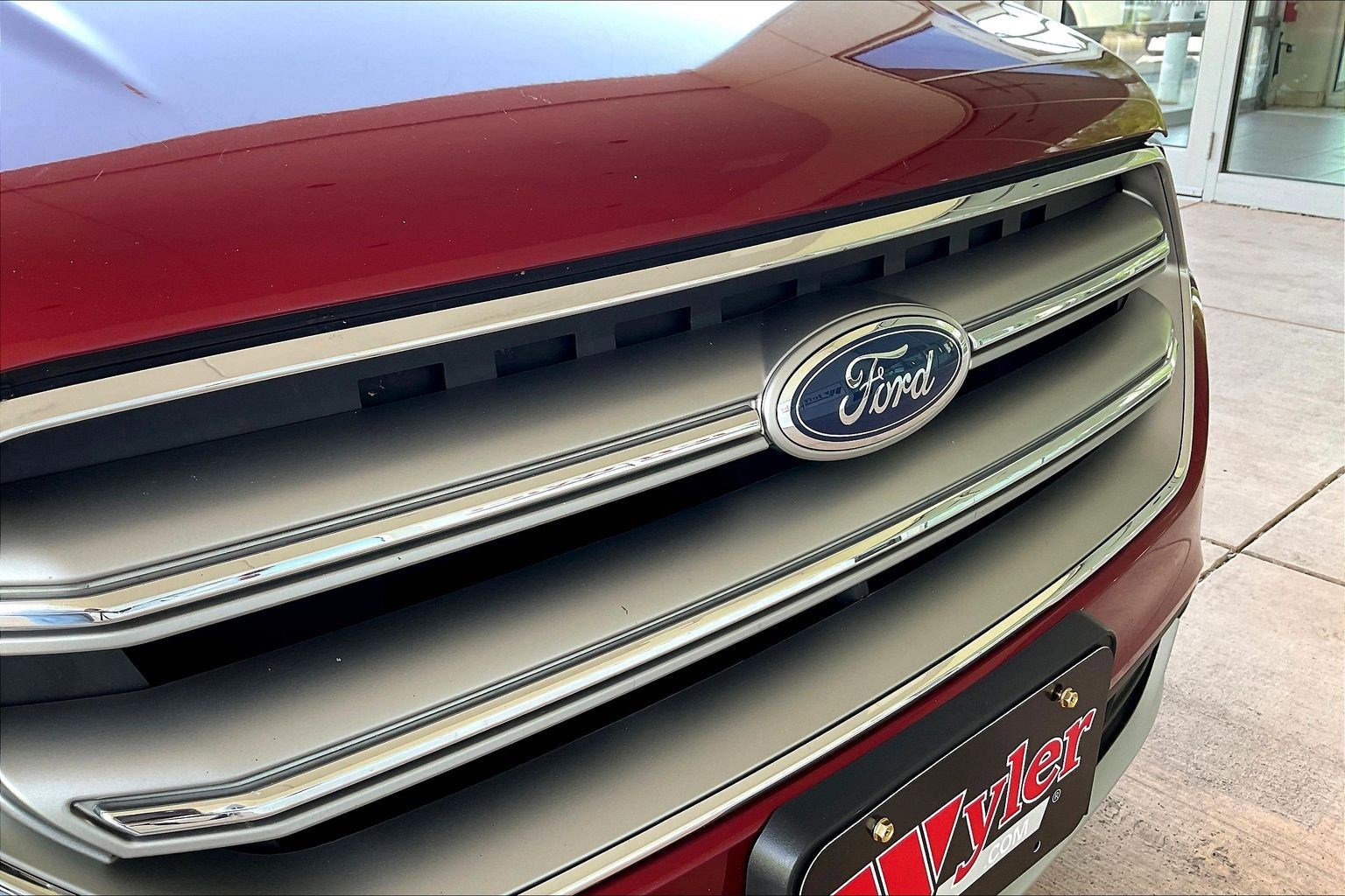 Used 2017 Ford Escape Titanium FWD image 31