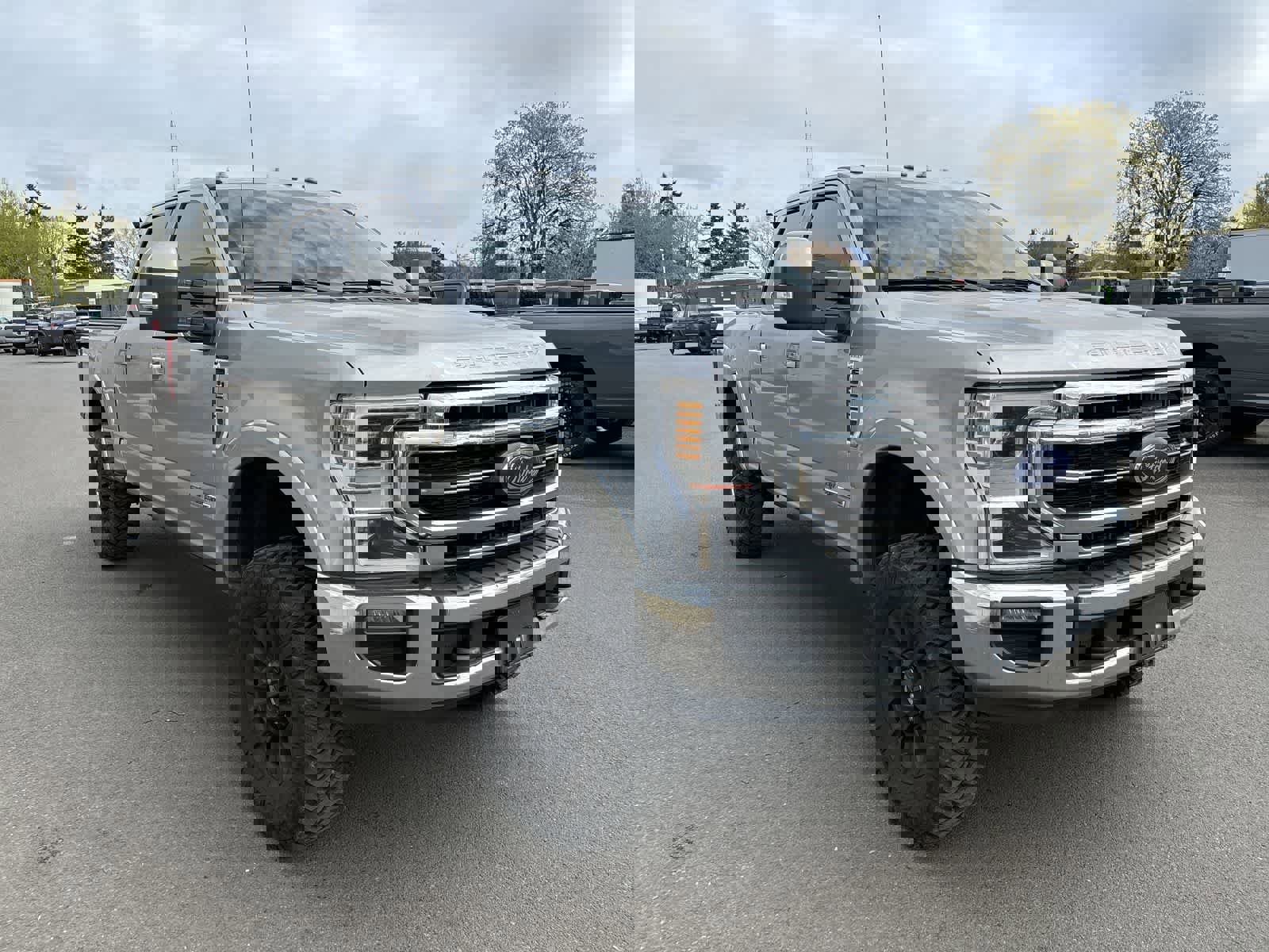 Used 2020 Ford F350 Lariat w/ Tremor Off-Road Package image 6