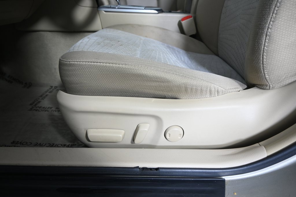 Used 2014 Toyota Camry LE image 21