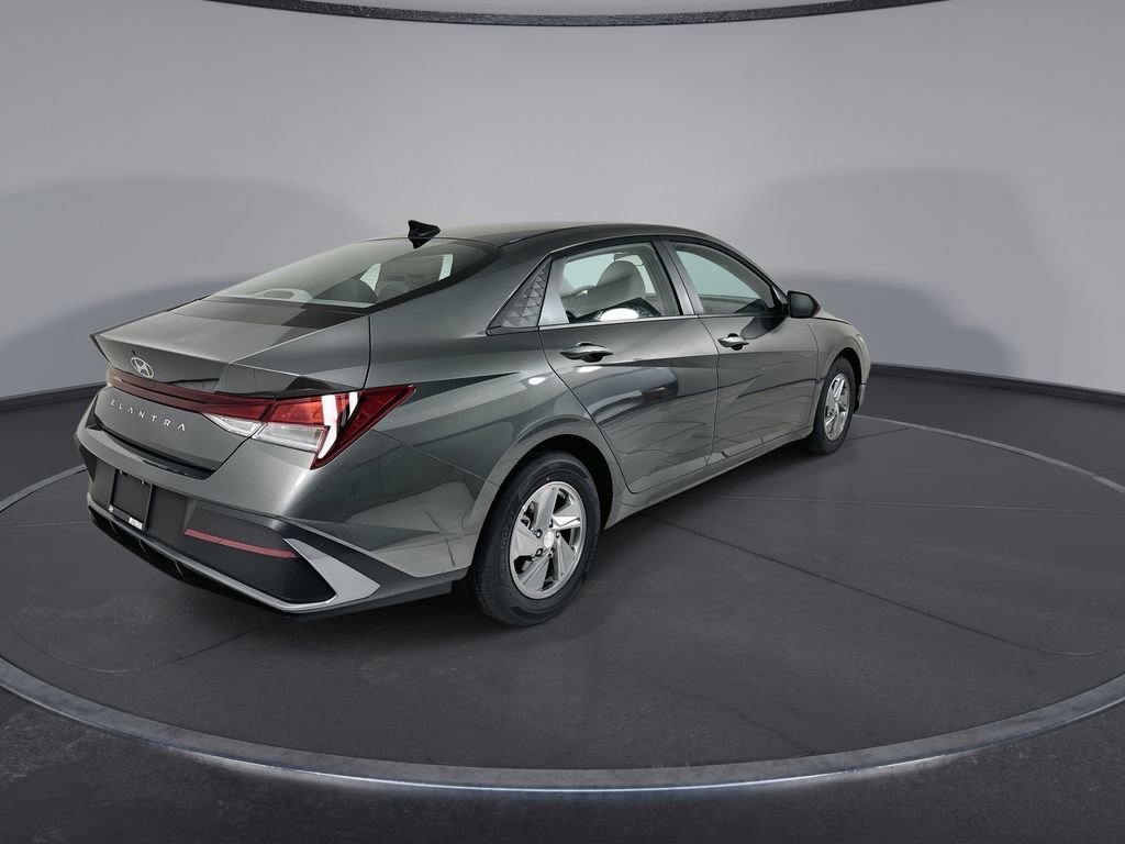 New 2026 Hyundai Elantra SE FWD image 8