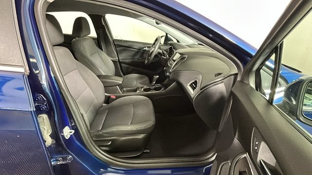 Used 2019 Chevrolet Cruze LT w/ Convenience Package FWD image 30