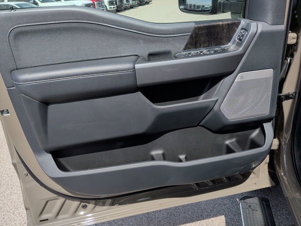 New 2026 Ford F250 Lariat w/ Chrome Package image 11