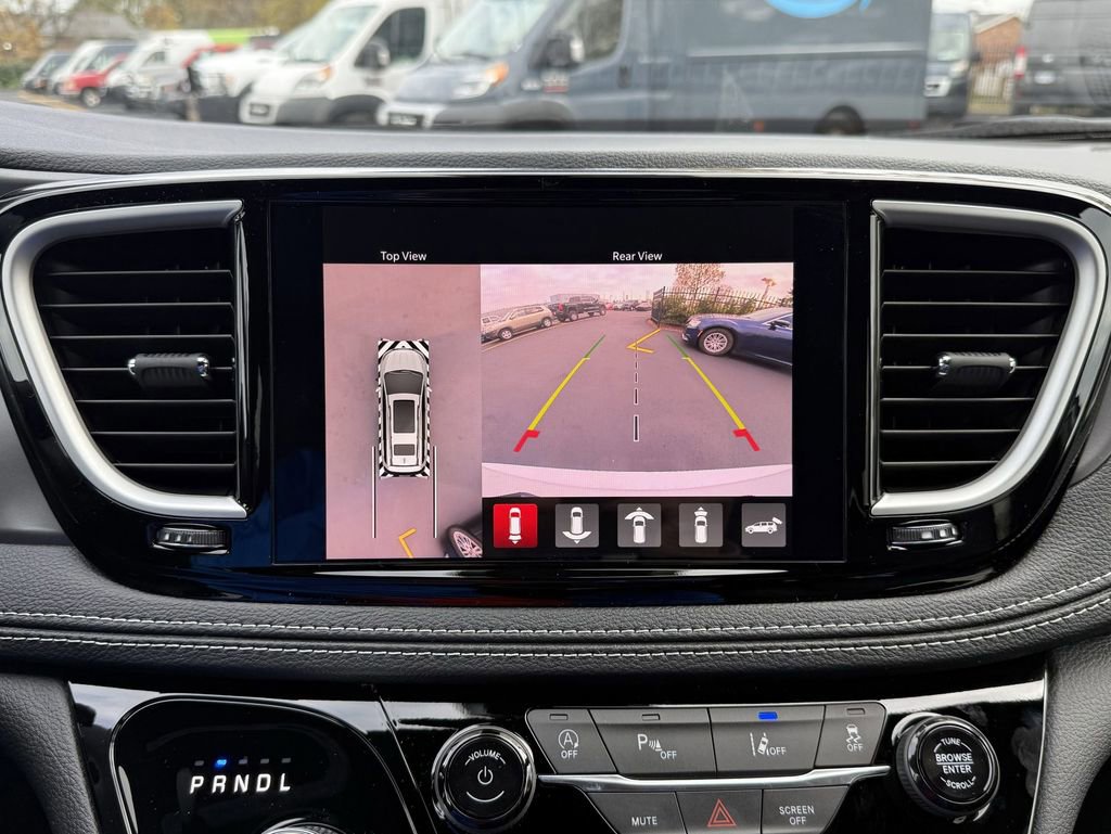 New 2026 Chrysler Pacifica Select image 19