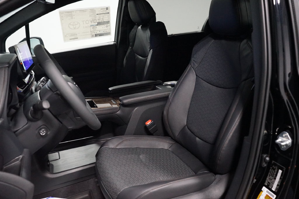 New 2026 Toyota Sienna Platinum AWD/4WD image 30