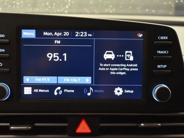 Used 2023 Hyundai Elantra SEL image 19