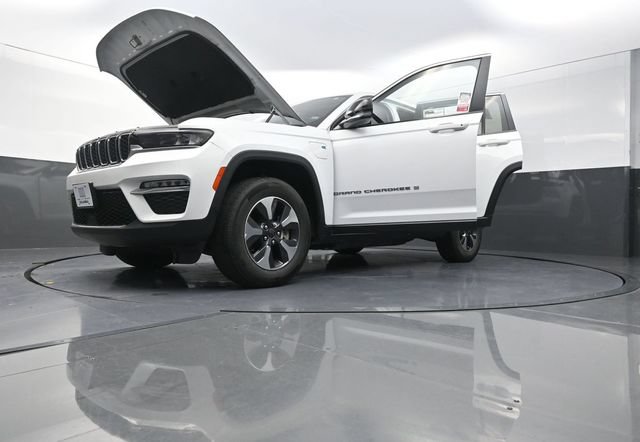 Used 2022 Jeep Grand Cherokee Limited 4xe AWD/4WD image 32