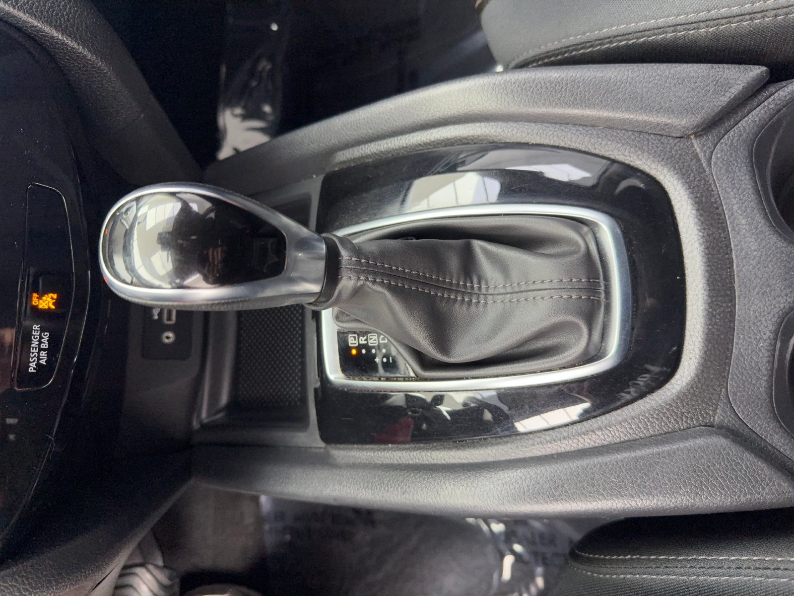 Used 2019 Nissan Rogue S w/ Special Edition Package FWD image 19