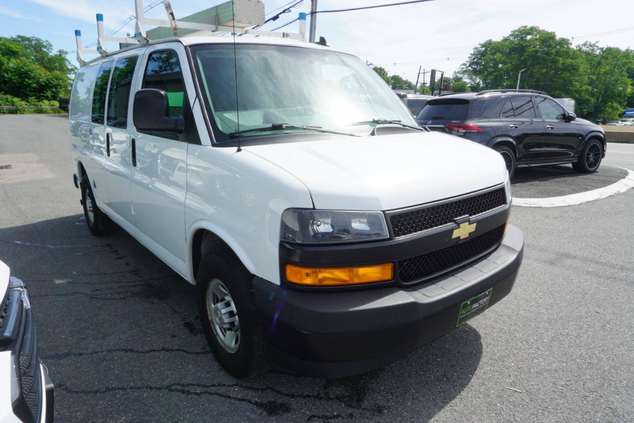 Used 2021 Chevrolet Express 2500 w/ Enhanced Convenience Package RWD image 4