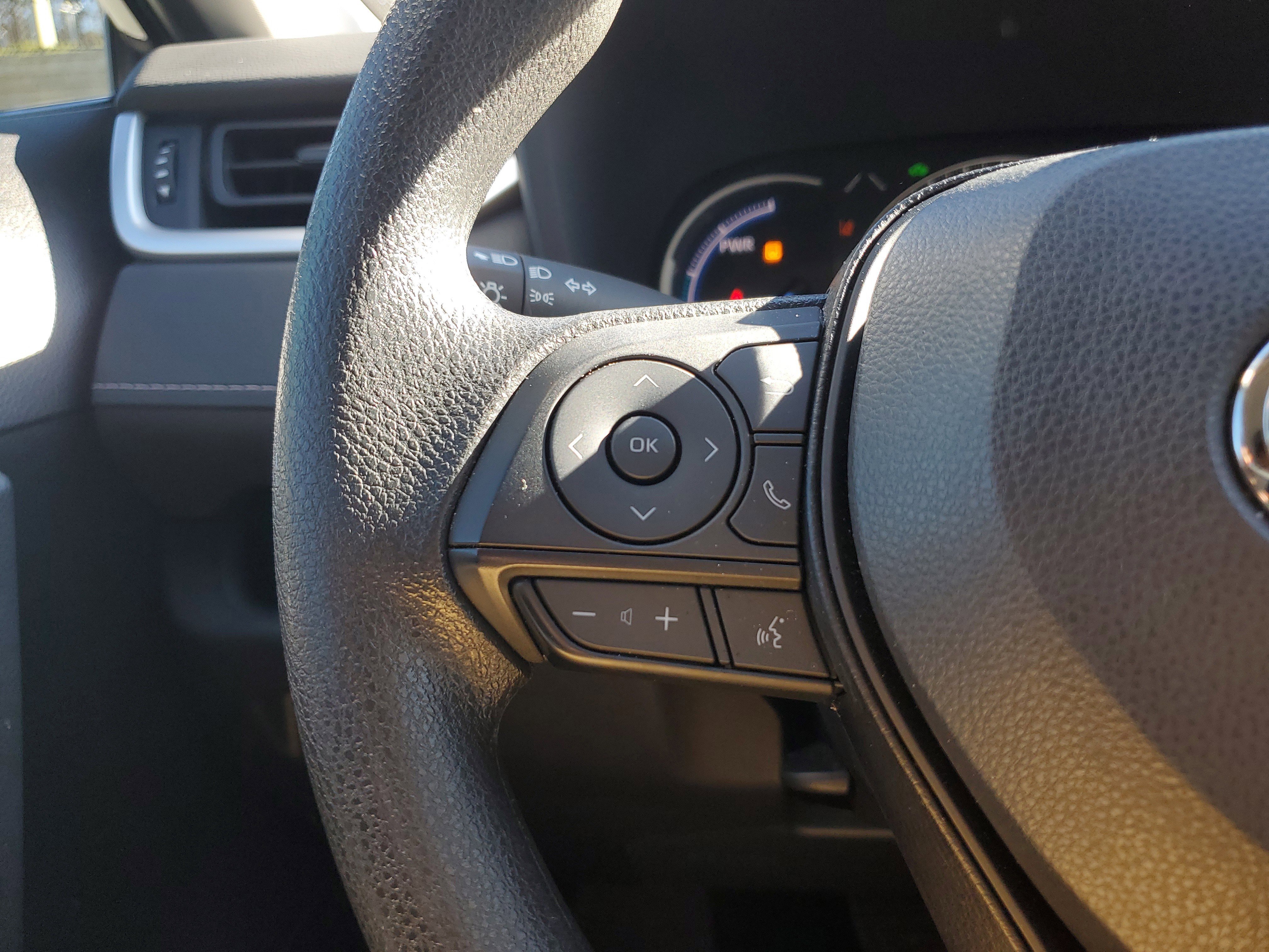 Used 2025 Toyota RAV4 XLE image 21