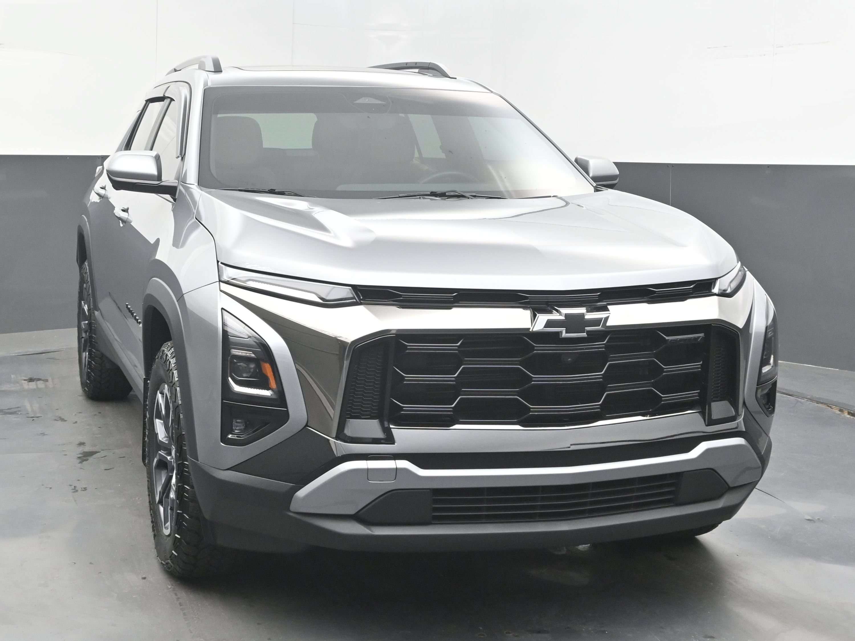 Used 2026 Chevrolet Equinox ACTIV w/ Safety and Technology Package AWD/4WD image 3