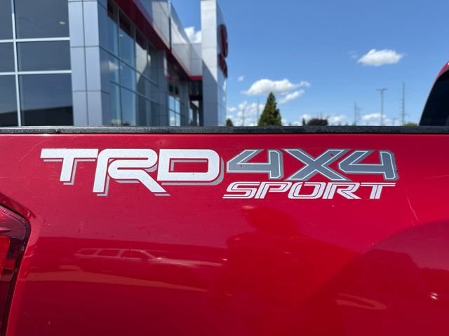 Used 2017 Toyota Tacoma TRD Sport w/ Tow Package (A/T) AWD/4WD image 9