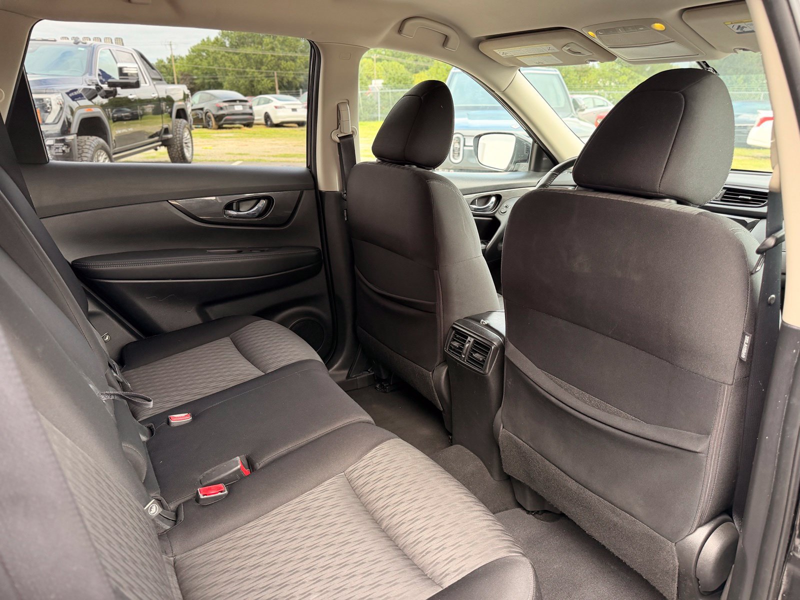 Used 2018 Nissan Rogue SV w/ Premium Package AWD/4WD image 23