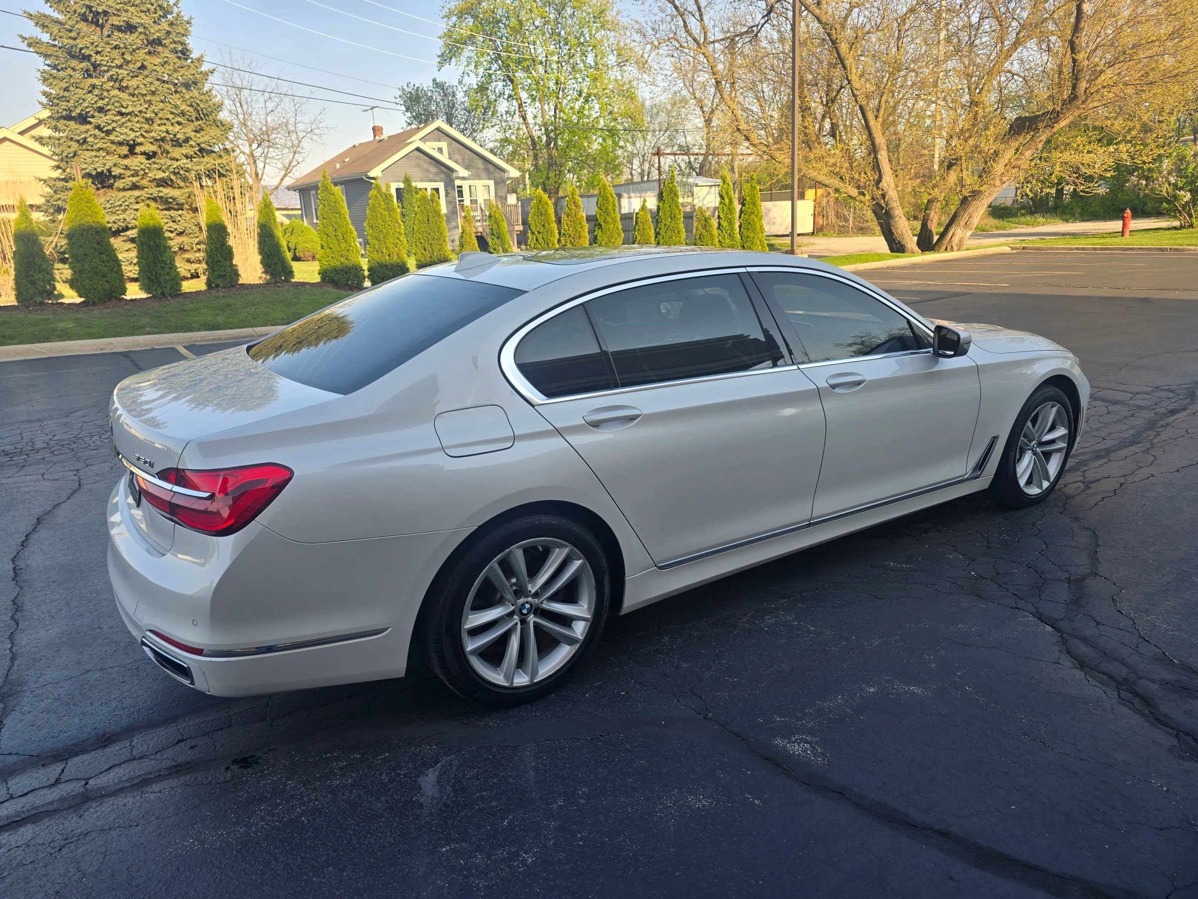 Used 2018 BMW 750i xDrive AWD/4WD image 12